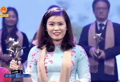 Doanh nhân Võ Thị Tuyết Hà được vinh danh ‘Giải thưởng sao đỏ - doanh nhân trẻ Việt Nam tiêu biểu 2017‘